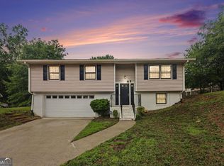 2120 Sandgate Cir, Atlanta, GA 30349