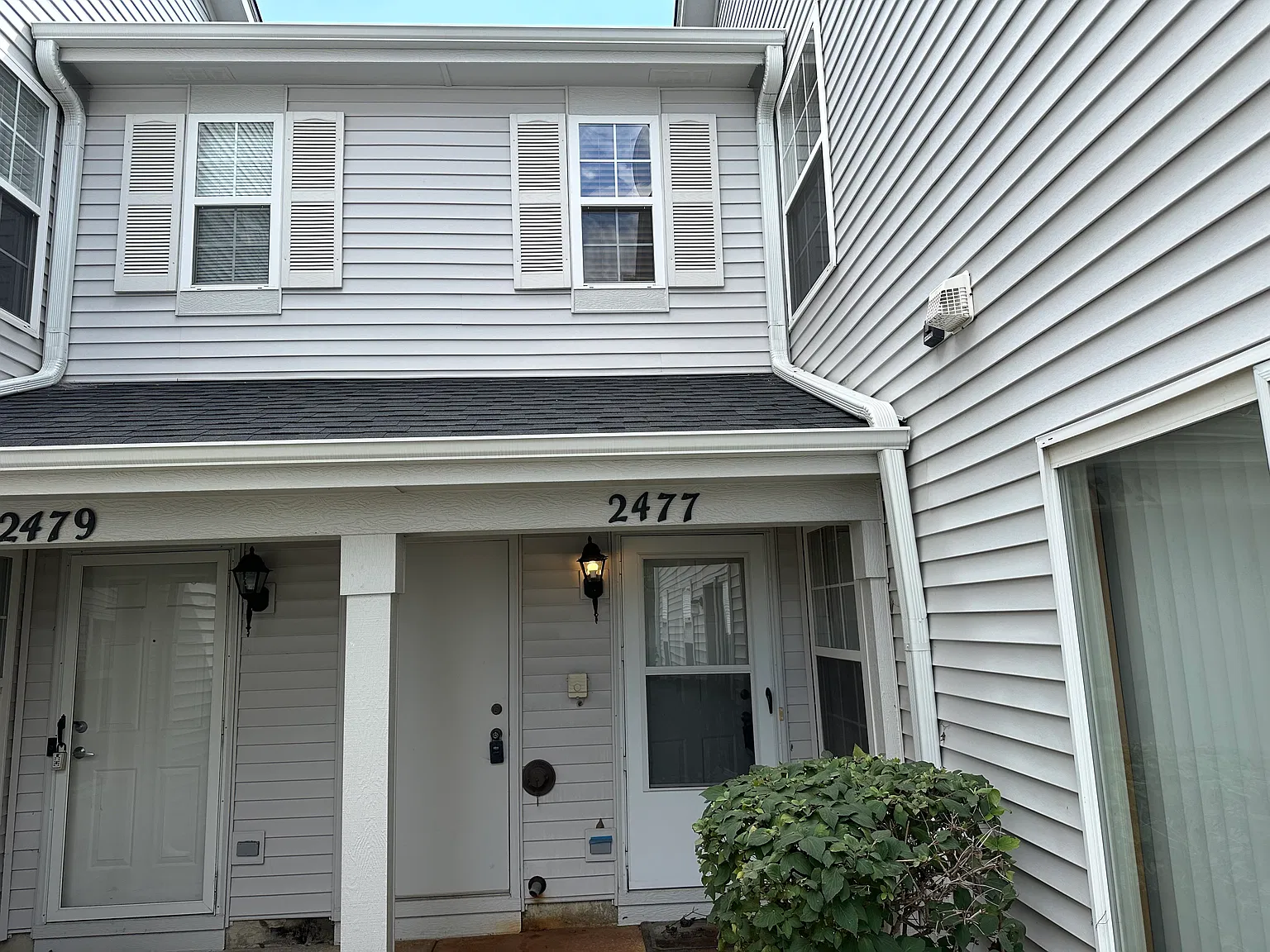 2 bed, 2.5 bath, 1378 sqft, $2,300 — Photo 1