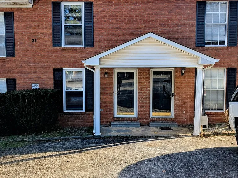 1030 Brookview Dr #21C — Photo 2