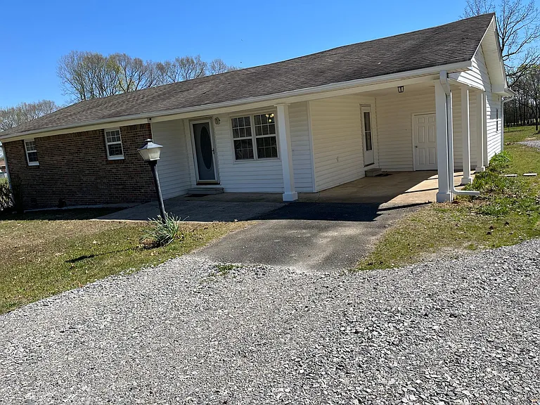 65 Jackson Ave — Photo 4