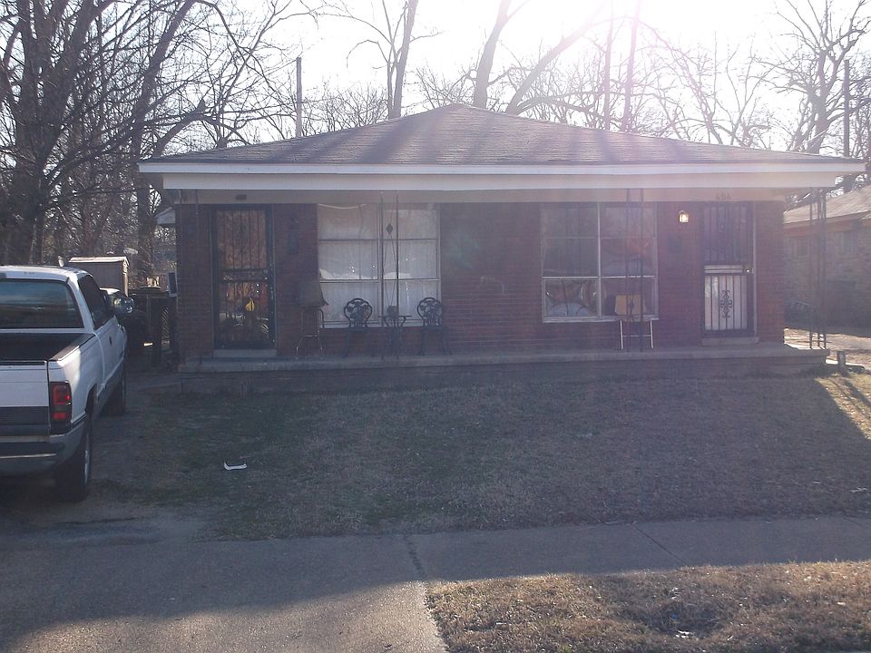 2nd image of 404 Vandalia St