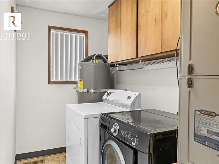 1817 Lillian St — Photo 15