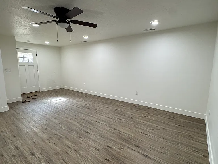240 W Center St #BASEMENT — Photo 8