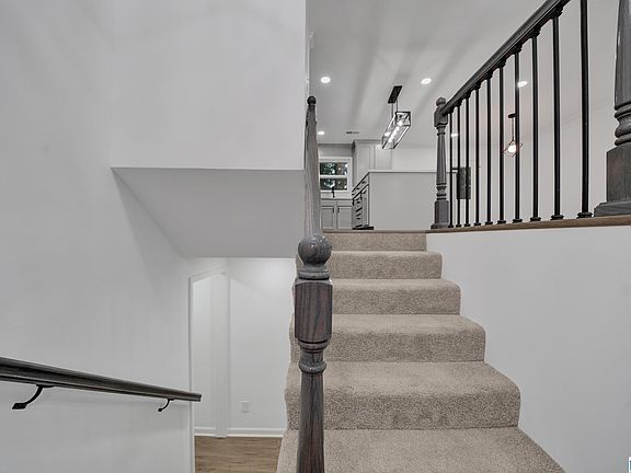 4th image of 1903 Croydon Cir