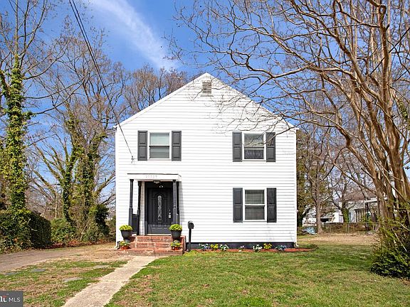 2nd image of 21707 Kearsarge Pl