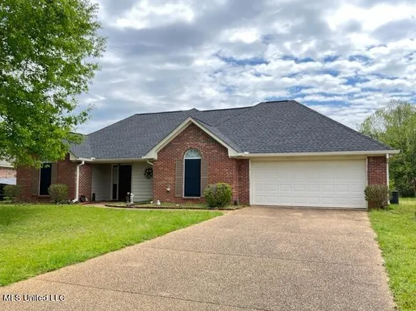 210 Shadow Creek Dr, Florence, MS 39073