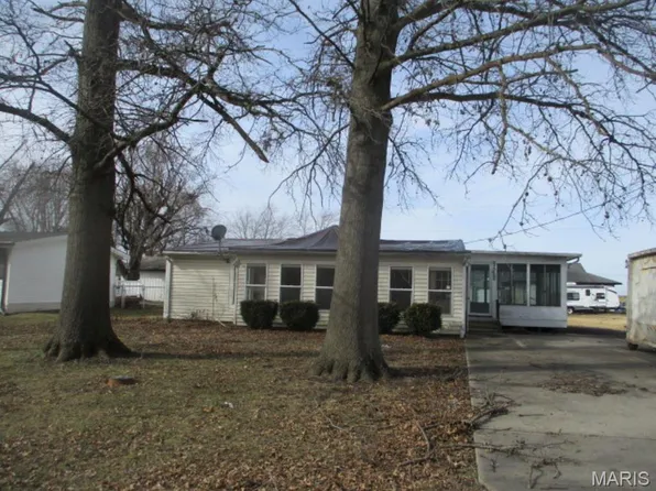 2208 S 5th St, Fayetteville, IL 62258