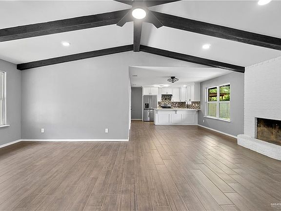 4th image of 302 Stacie Ln