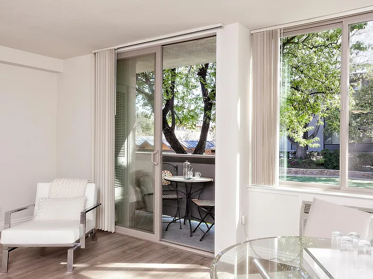 Palo Alto Plaza Apartments — Photo 23