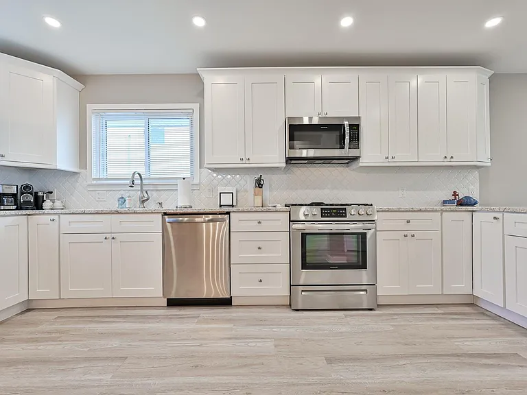 203 N Somerset Ave — Photo 15