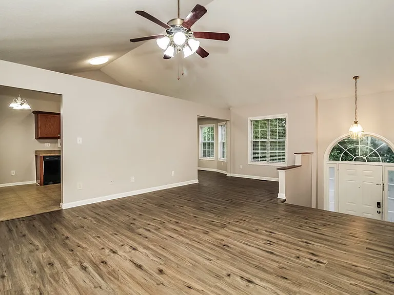 28 Fernwick Ct — Photo 5