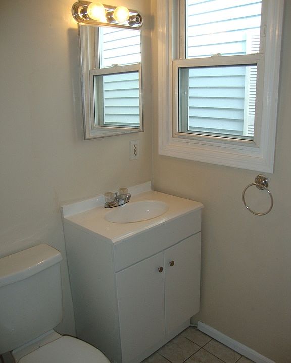 2nd image of 270 E 236th St