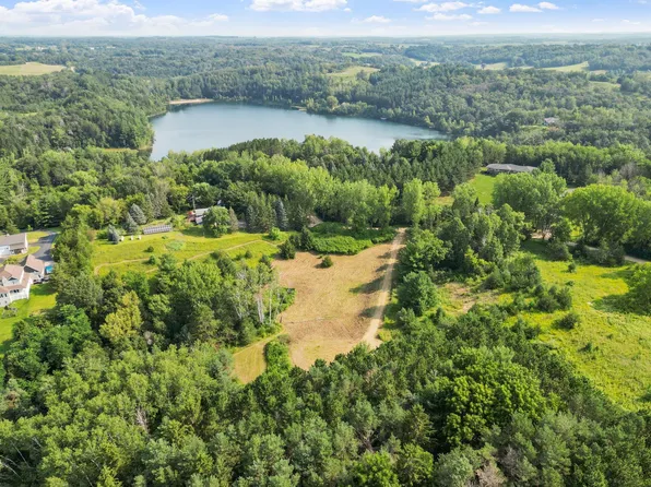 1280 Arrowood Trl, Hudson, WI 54016