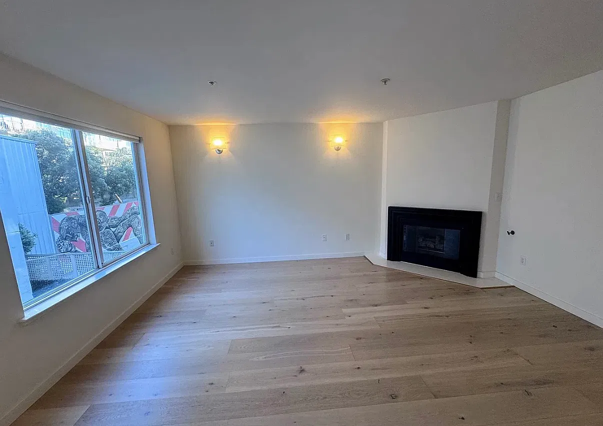 2 bed, 895 sqft, $6,995 — Photo 1
