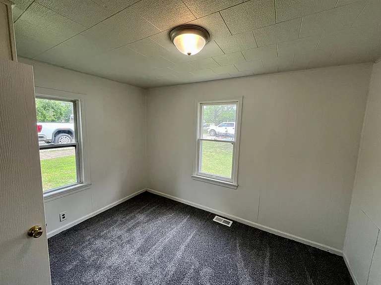 202 Bland St — Photo 5
