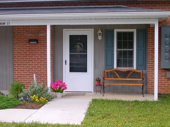 50 Shank Ct, Bunker Hill, WV 25413