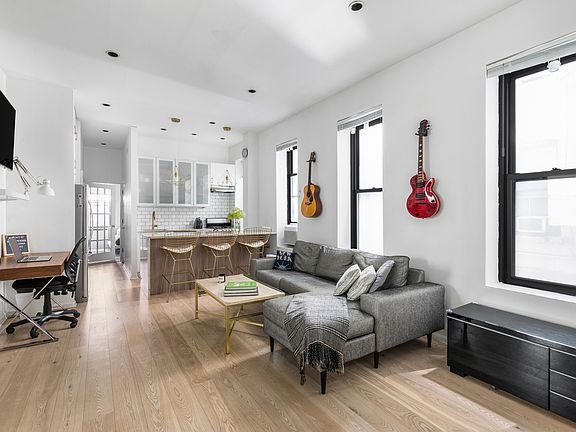 3rd image of 327 W 83rd St #Res