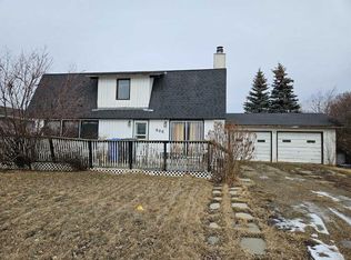 406 S 8th St, Beiseker, AB T0M0G0