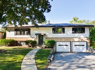 106 N Yates Ln, Mount Prospect, IL