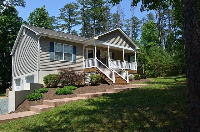 1st image of 28 Lafayette Dr