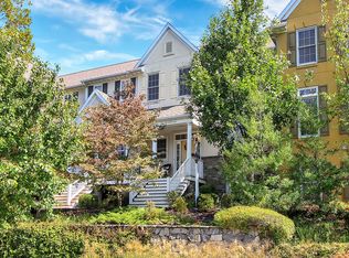 23 Middle Grn, Lancaster, PA 17602
