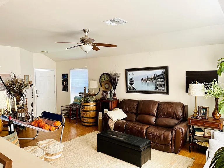 1009 Cupertino St — Photo 4
