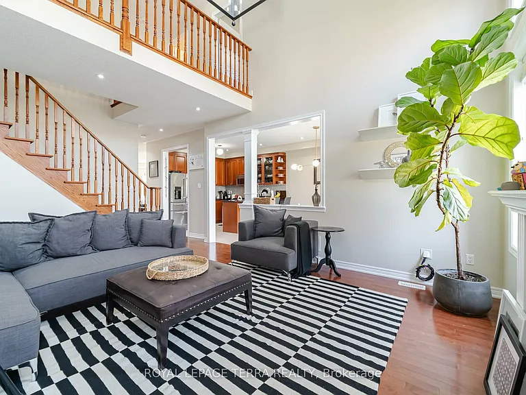 30 Eatonville St #UPPER — Photo 16