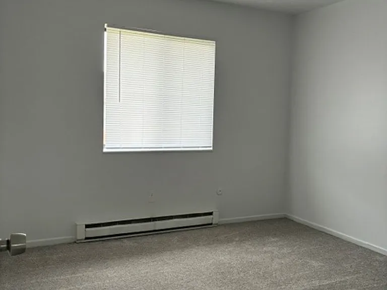 Waynedale Circle Apartments — Photo 44