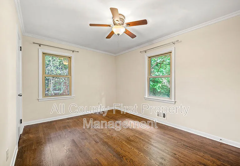 2461 Fontaine Cir — Photo 12