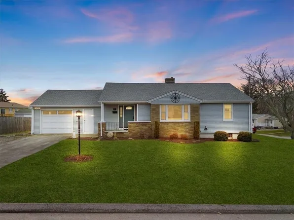 3 Oconnell Rd, Tiverton, RI 02878