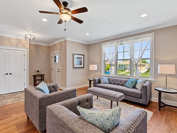 4th image of 4854 N Leonard Dr