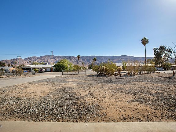 3rd image of 71790 Sunnyslope Dr