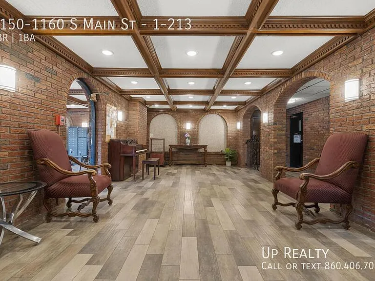 1150-1160 S Main St #1-213 — Photo 31