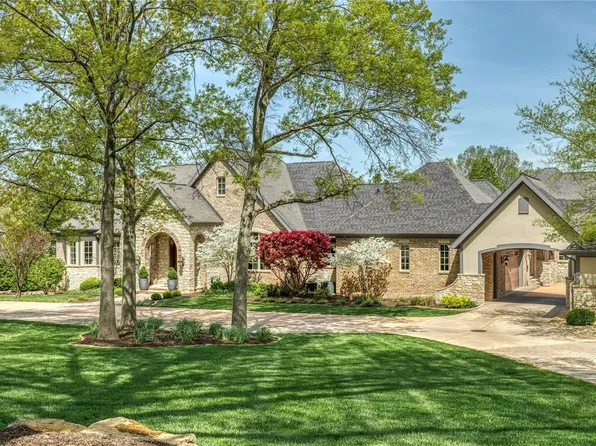 21 Brookwood Rd, Saint Louis, MO 63131