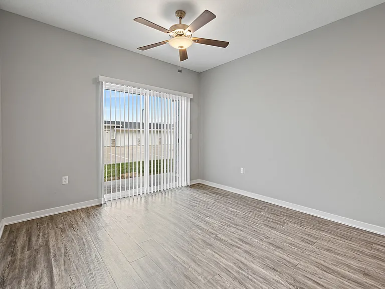 White Oak Apartments — Photo 14