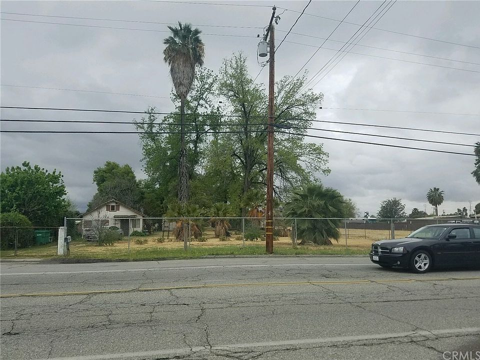 1st image of 25037 E 5th St