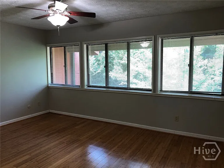 174 Woodstone Dr — Photo 14