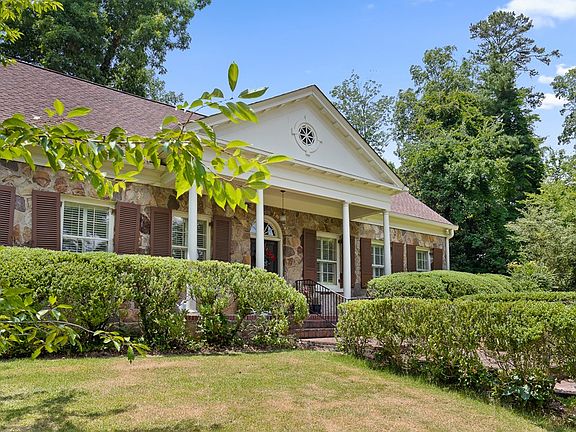 3rd image of 708 Emmons Dr