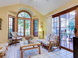 W171N4901 Greenview Ave, Menomonee Falls, WI 53051