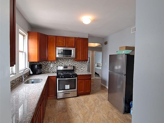 5th image of 162 Steuben St #2