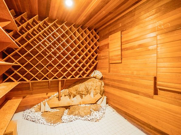 5 bedroom rental in West Vancouver — photo 32