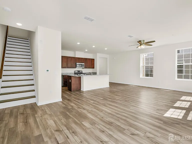228 Park Ln — Photo 8