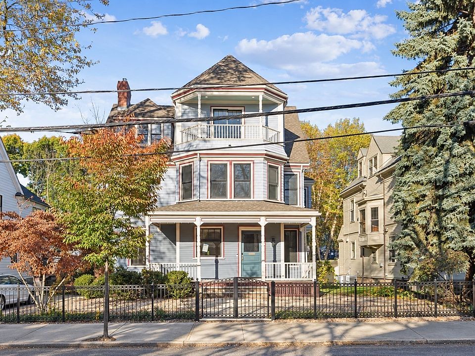 1st image of 220 Aspinwall Ave