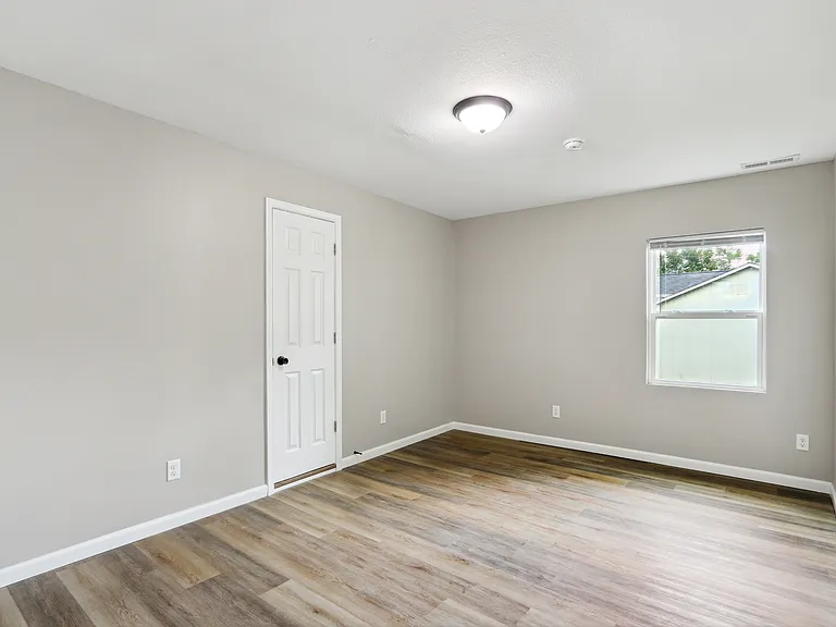 714 Bethume Ct — Photo 15