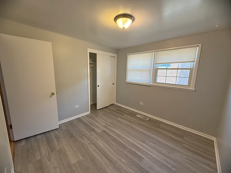 12821 S Manistee Ave — Photo 5