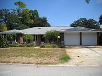 1st image of 13 Fairway Cir