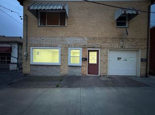 311 8th St #1, Ellwood City, PA 16117
