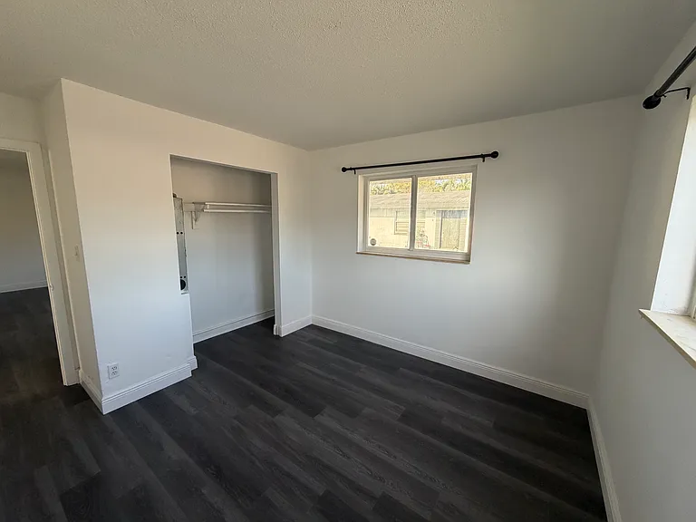 1434 SW 33rd St #1 — Photo 4