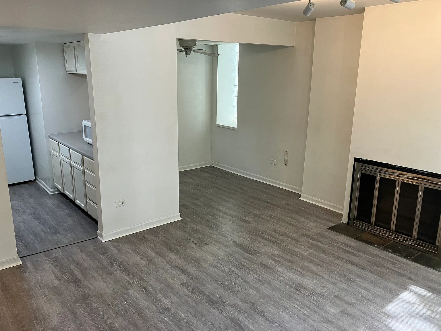 831 S Laflin St — Photo 3