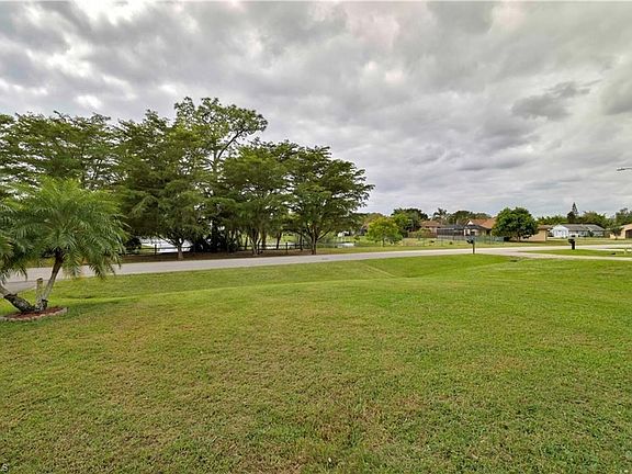 3rd image of 16304 Willow Stream Ln